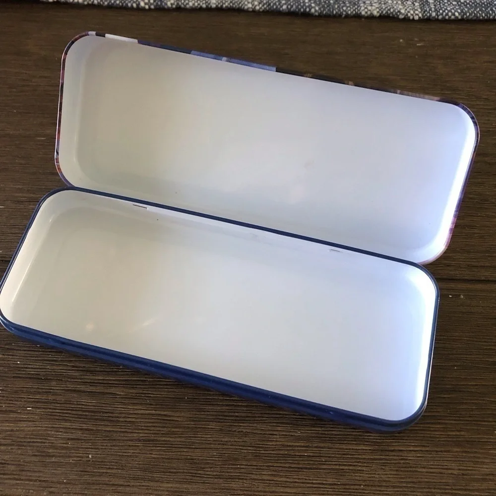 Disney Frozen Group Shoot tin pencil case
